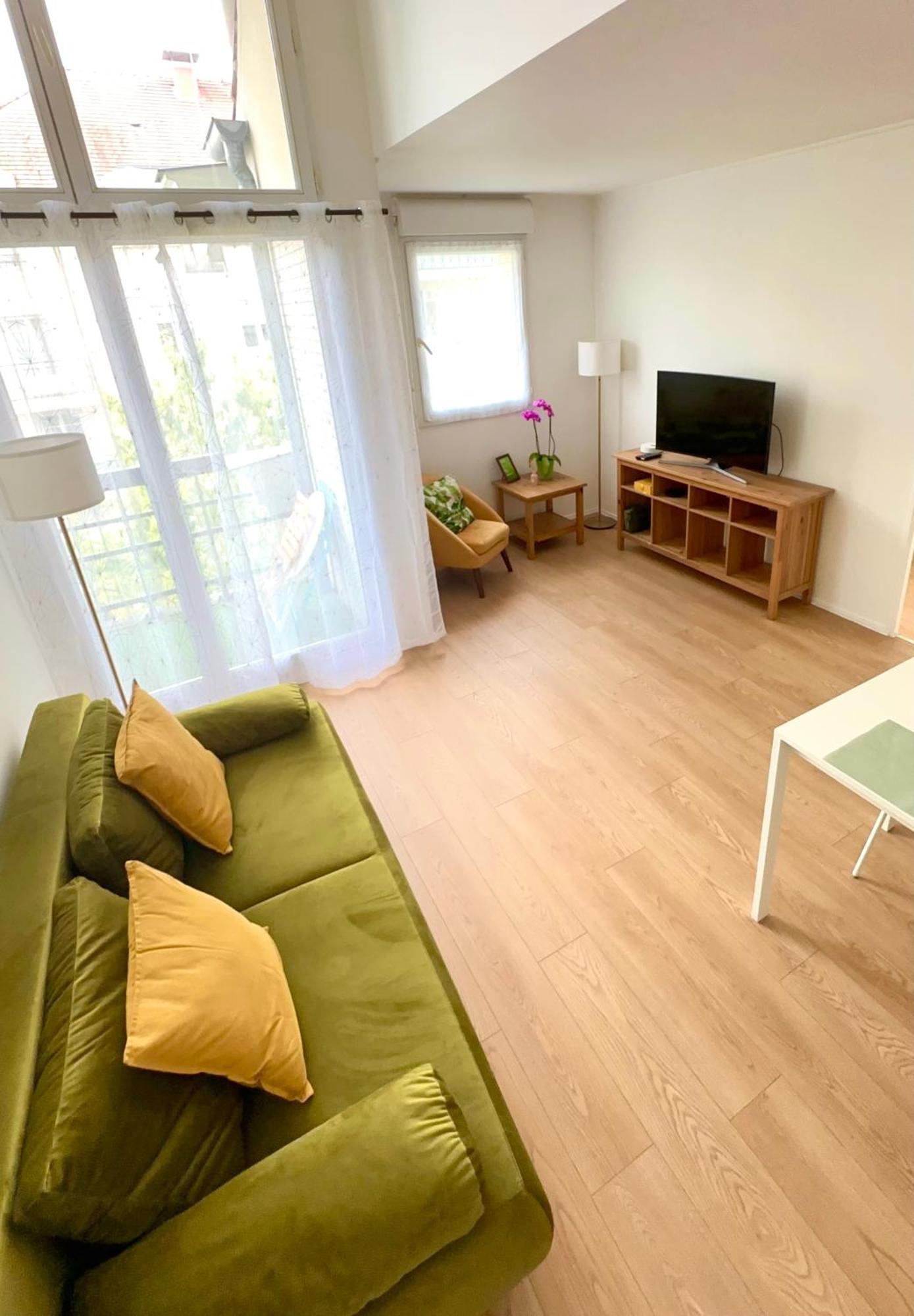Jade Apart Bussy Centre Disney 10Min 外观 照片
